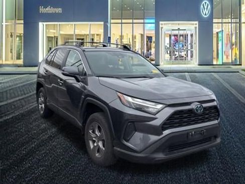 Used 2023 Toyota RAV4 LE AWD/4WD image 10