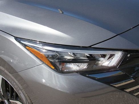 New 2025 Nissan Versa SR image 8