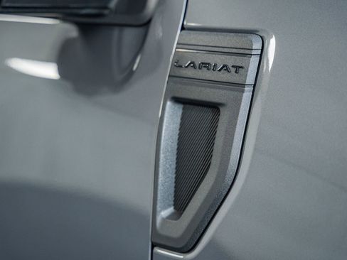 Certified 2026 Ford Maverick Lariat w/ Black Appearance Package image 19