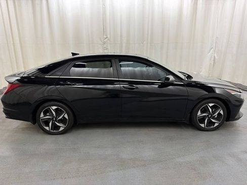 Used 2022 Hyundai Elantra Limited w/ Cargo Package FWD image 7