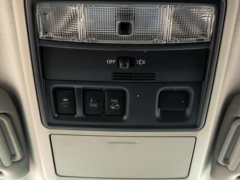 Used 2016 Toyota 4Runner SR5 AWD/4WD image 19