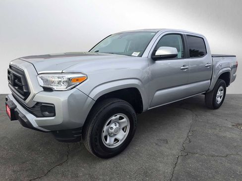 Used 2022 Toyota Tacoma SR image 7