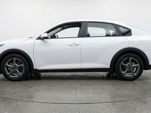 Used 2025 Kia K4 LXS image 3