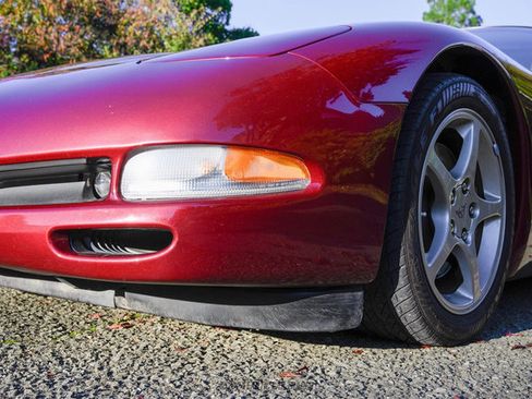 Used 2003 Chevrolet Corvette 50th Anniversary Edition w/ Preferred Equipment Group image 79