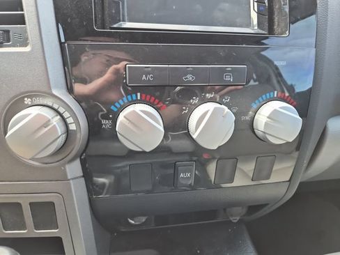 Used 2012 Toyota Tundra 4x4 Double Cab image 17