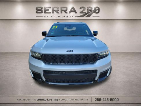 Used 2025 Jeep Grand Cherokee L Limited w/ Black Appearance Package RWD image 2
