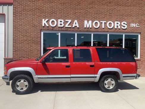 Used 1993 Chevrolet Suburban 4WD image 1