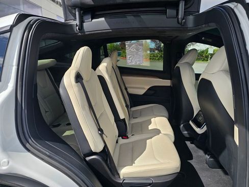 Used 2022 Tesla Model X AWD/4WD image 14