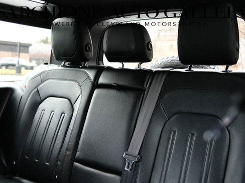 Used 2022 Land Rover Defender 90 X-Dynamic S image 14