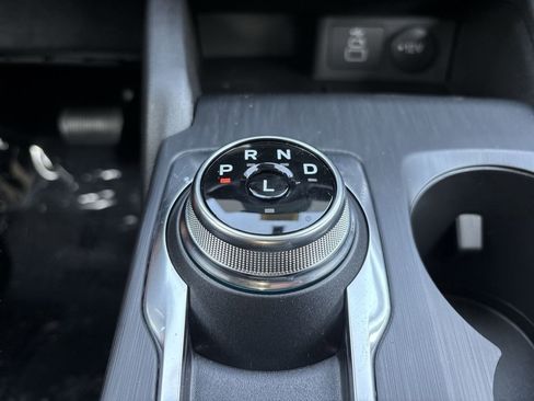 Used 2025 Ford Escape SE image 25