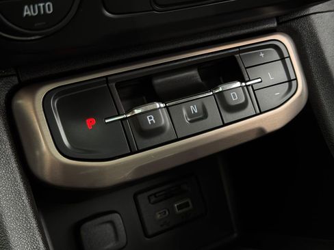 Used 2020 GMC Acadia Denali w/ Denali Ultimate Package AWD/4WD image 24