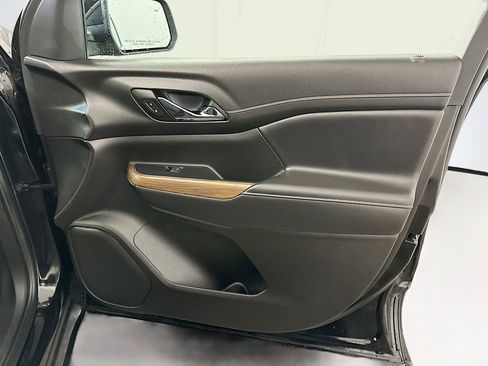 Used 2023 GMC Acadia SLE w/ Driver Convenience Package image 35