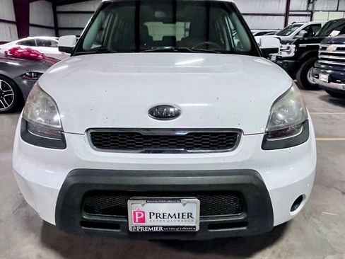 Used 2010 Kia Soul + FWD image 7