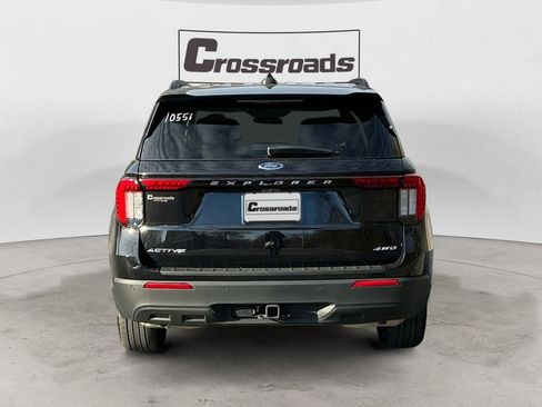 Used 2025 Ford Explorer Active image 4