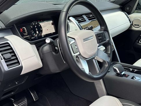 Certified 2024 Land Rover Discovery Dynamic SE AWD/4WD image 23