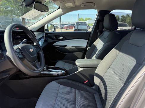 Used 2024 Chevrolet Trax LT FWD image 10