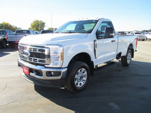 Used 2024 Ford F350 XLT w/ Snow Plow Prep Package image 9
