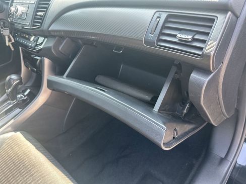 Used 2017 Honda Accord Sport image 37