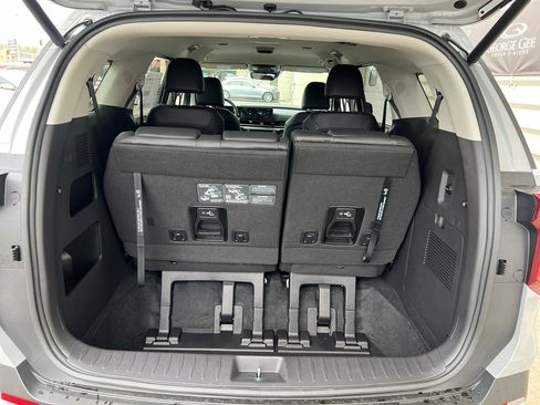 New 2026 Kia Carnival EX image 17