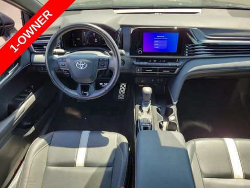 Used 2025 Toyota Camry SE FWD image 14