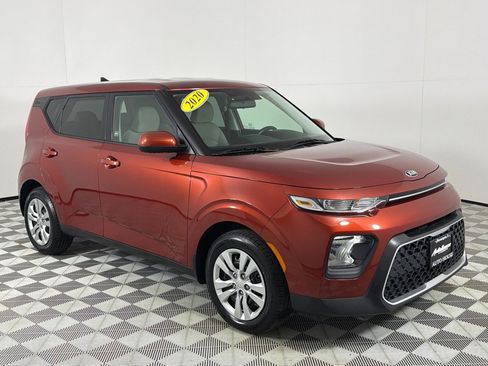 Used 2020 Kia Soul LX image 3