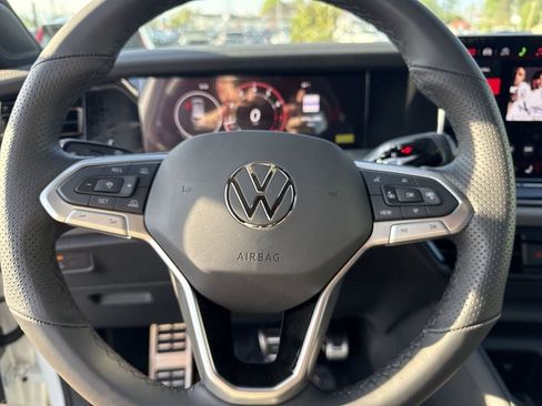 New 2026 Volkswagen Tiguan SE R-Line AWD/4WD image 18