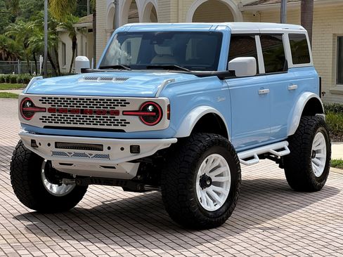 Used 2025 Ford Bronco Outer Banks AWD/4WD image 4