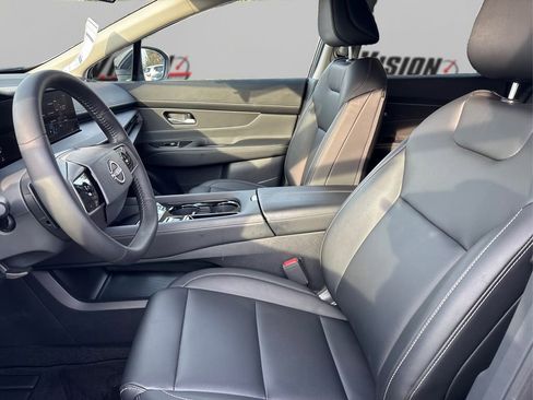 Certified 2025 Nissan Murano SV image 9