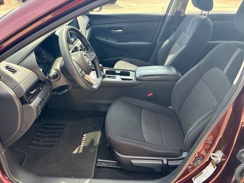 Used 2025 Nissan Sentra SV FWD image 17