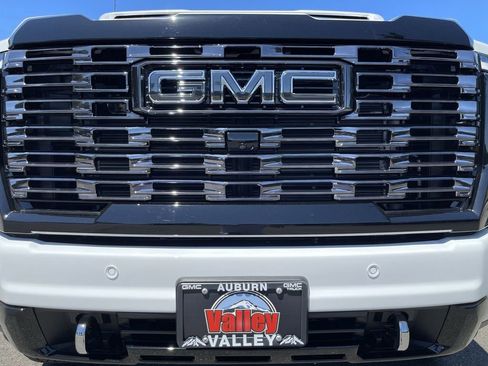 New 2025 GMC Sierra 3500 Denali Ultimate image 32