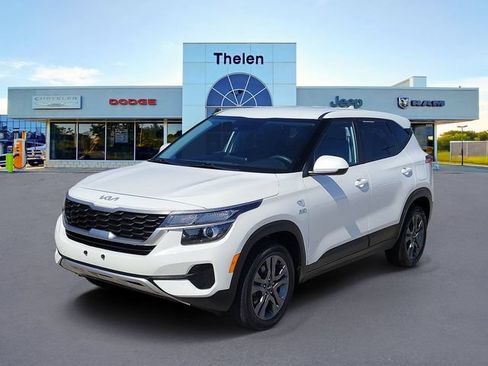 Used 2023 Kia Seltos LX AWD/4WD image 2