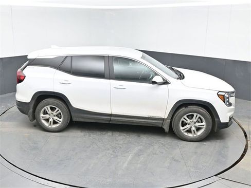 Used 2022 GMC Terrain SLE image 25