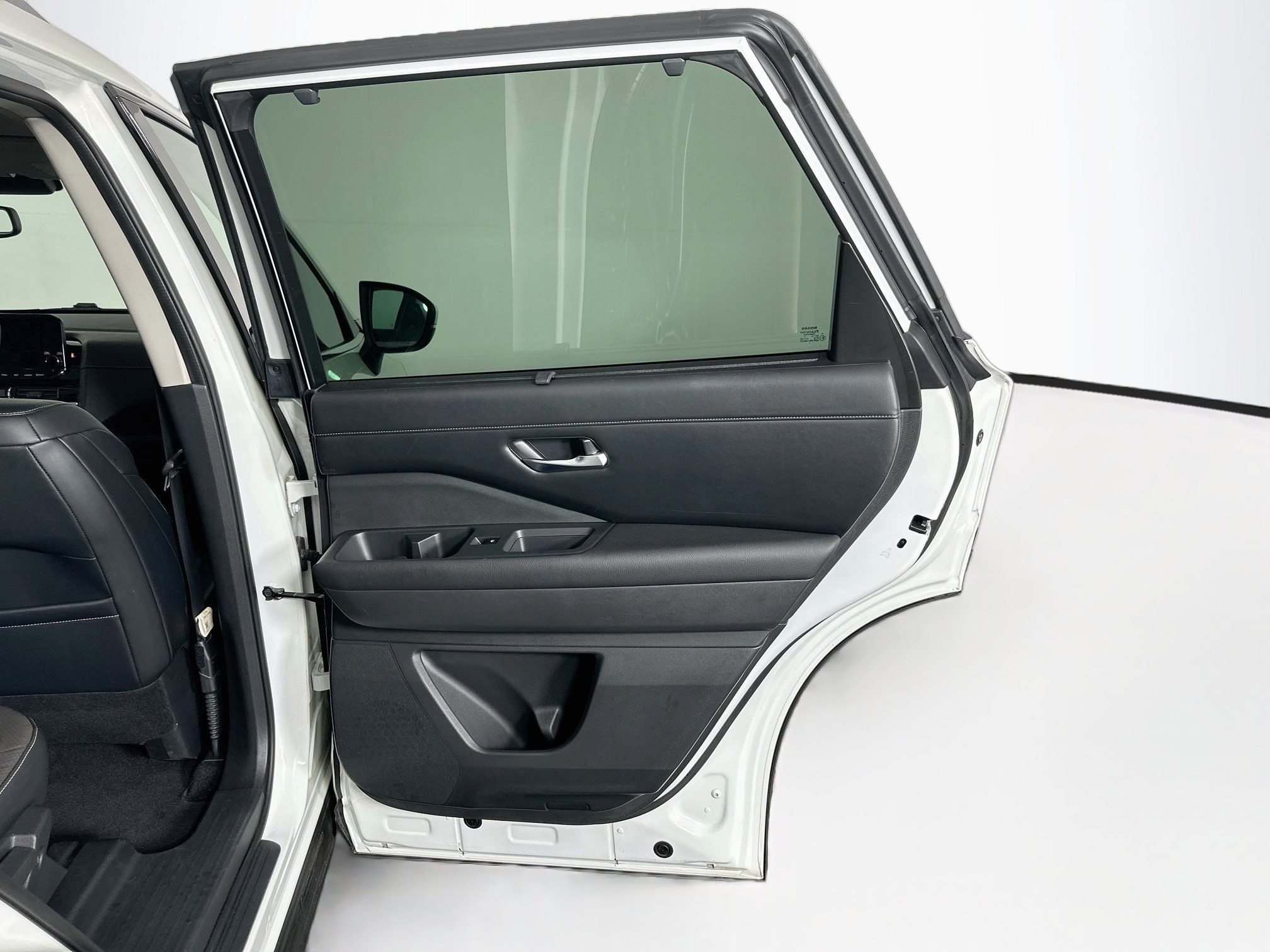 Used 2022 Nissan Pathfinder SL w/ SL Premium Package FWD image 33