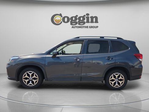 Used 2021 Subaru Forester Premium AWD/4WD image 2