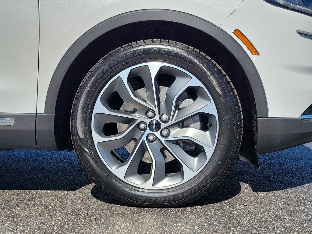 Certified 2023 Lincoln Nautilus Reserve AWD/4WD image 9