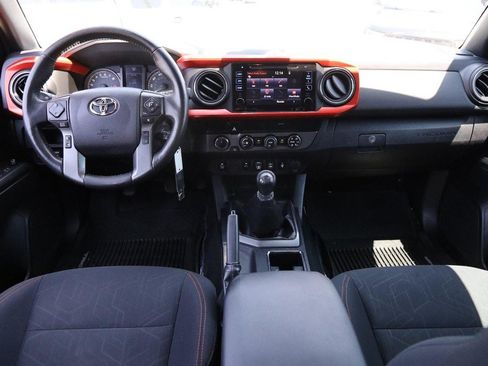 Used 2019 Toyota Tacoma TRD Sport w/ Technology Package AWD/4WD image 23