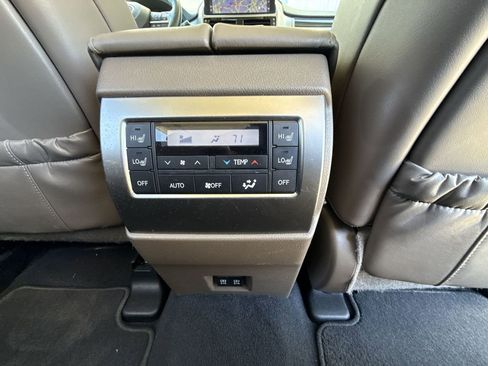 Used 2023 Lexus GX 460 Luxury w/ Sport Design Package image 18