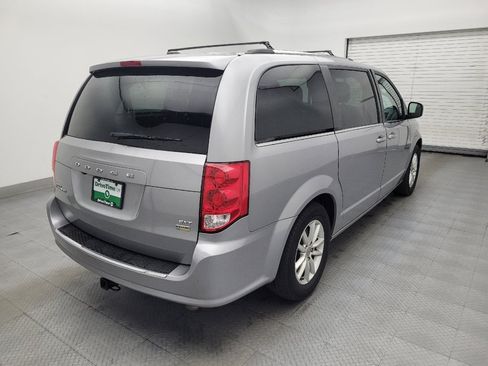 Used 2018 Dodge Grand Caravan SXT FWD image 9