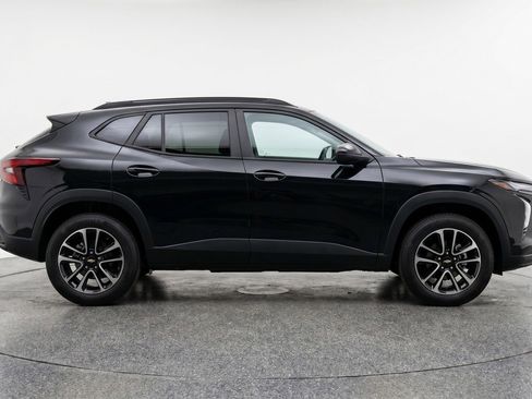 Used 2025 Chevrolet TrailBlazer LT w/ Driver Confidence Package AWD/4WD image 11