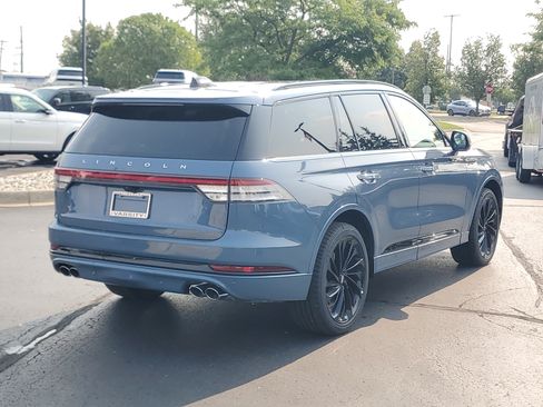 New 2026 Lincoln Aviator Reserve w/ Jet Appearance Package AWD/4WD image 4