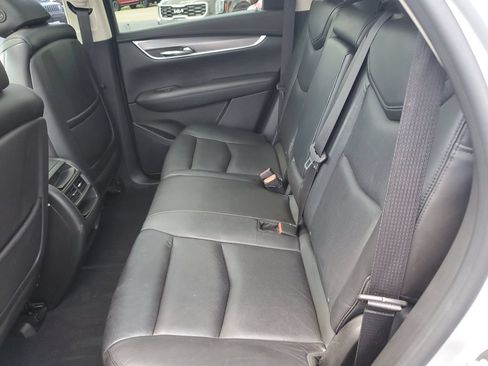 Used 2017 Cadillac XT5 Luxury AWD/4WD image 11