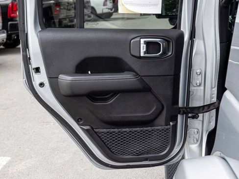 Used 2023 Jeep Wrangler Unlimited Sahara w/ Cold Weather Group AWD/4WD image 14