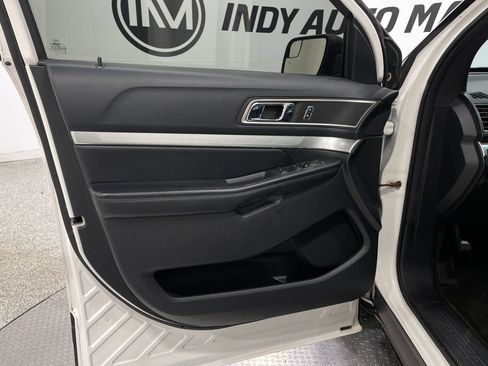 Used 2016 Ford Explorer XLT w/ Equipment Group 202A image 14