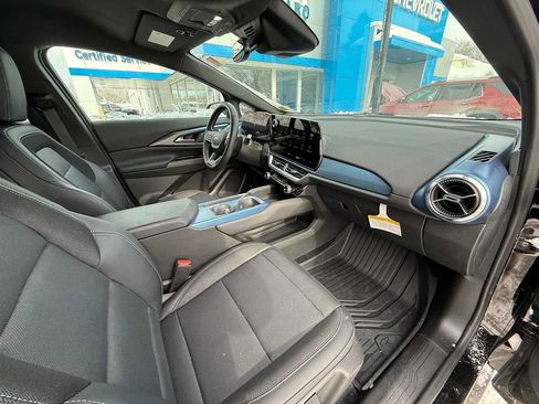 Used 2025 Chevrolet Equinox EV LT w/ Convenience Package image 34