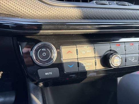 New 2026 Jeep Compass Latitude image 26