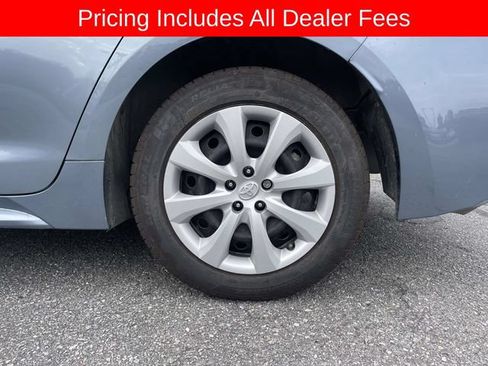Used 2023 Toyota Corolla LE FWD image 9