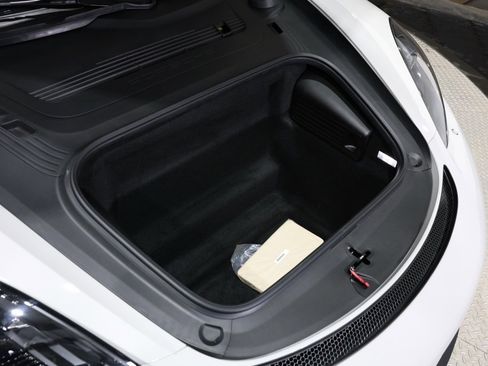 Used 2021 Porsche 718 Cayman GT4 w/ Light Design Package image 37