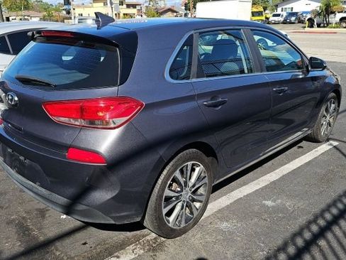 Used 2018 Hyundai Elantra GT w/ Style Package 02 image 2