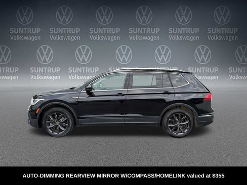 Used 2023 Volkswagen Tiguan SE FWD image 2
