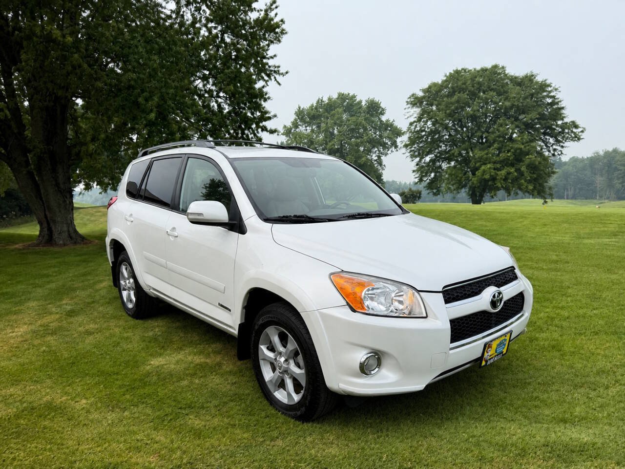 Used 2011 Toyota RAV4 Limited w/ Limited Extra Value Pkg AWD/4WD image 2